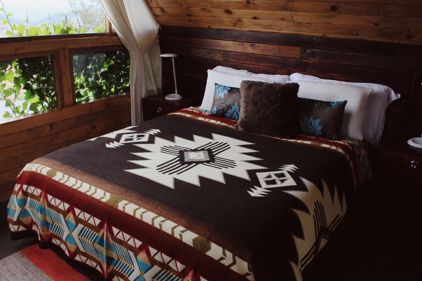 Ultra-Soft Alpaca Wool Southwest Queen Blanket - Buffalo Spirit