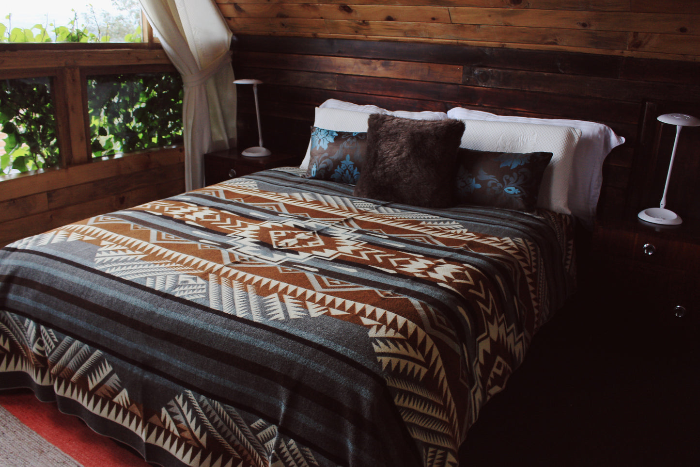 Ultra-Soft Alpaca Wool Southwest Queen Blanket - Glacier Bay