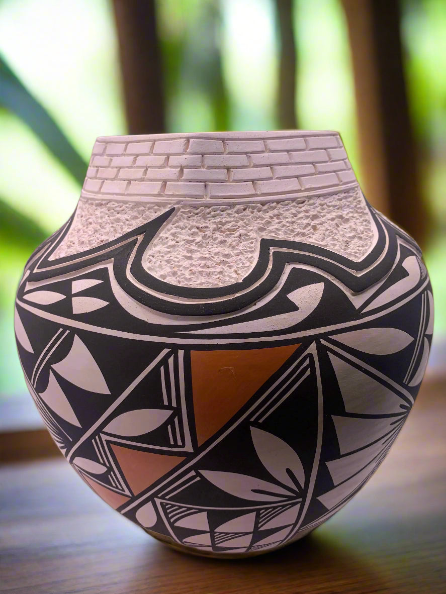 Native American Acoma Pottery by E. Antonio NM – Textured Rim
