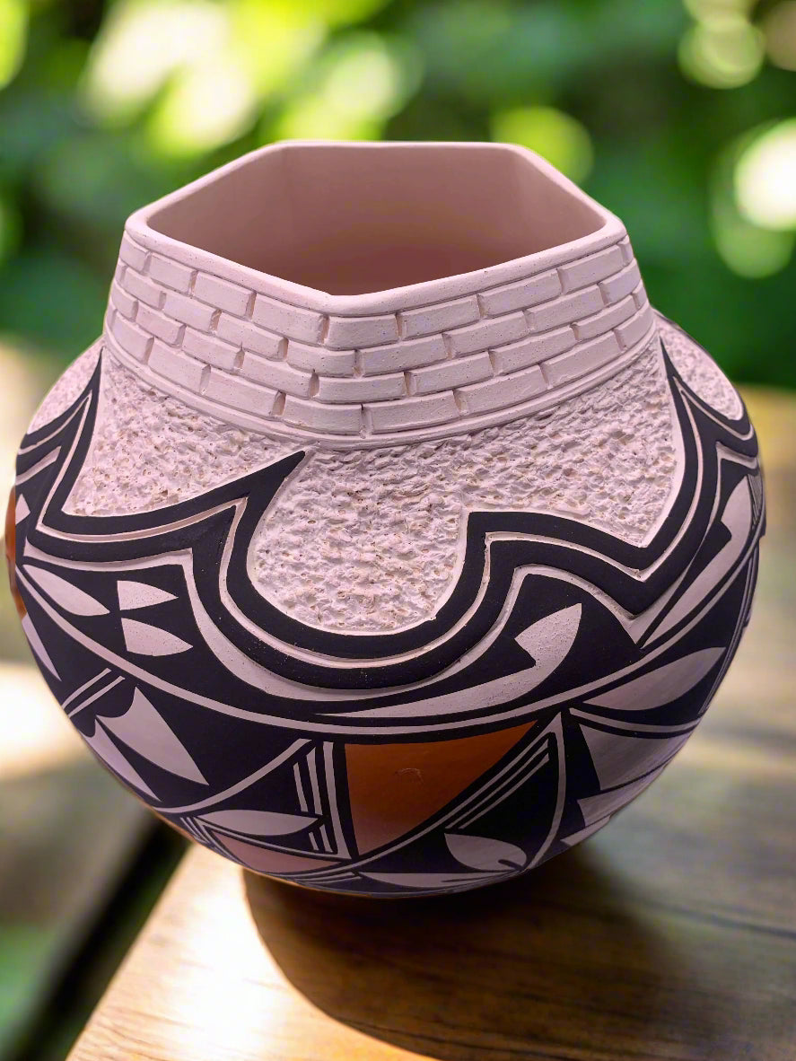 Native American Acoma Pottery by E. Antonio NM – Textured Rim