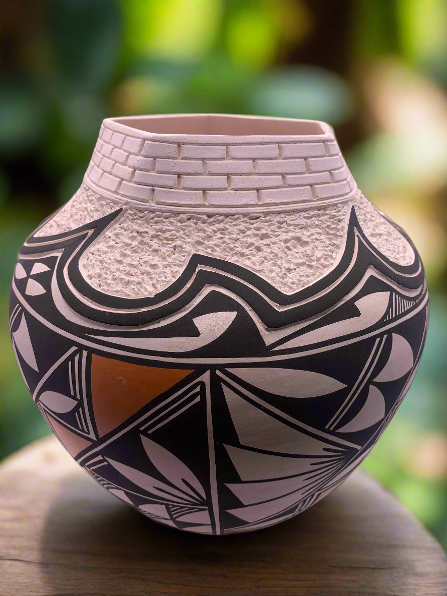Native American Acoma Pottery by E. Antonio NM – Textured Rim