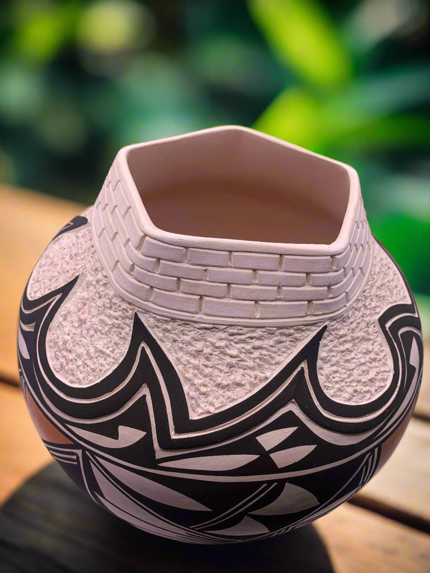 Native American Acoma Pottery by E. Antonio NM – Textured Rim