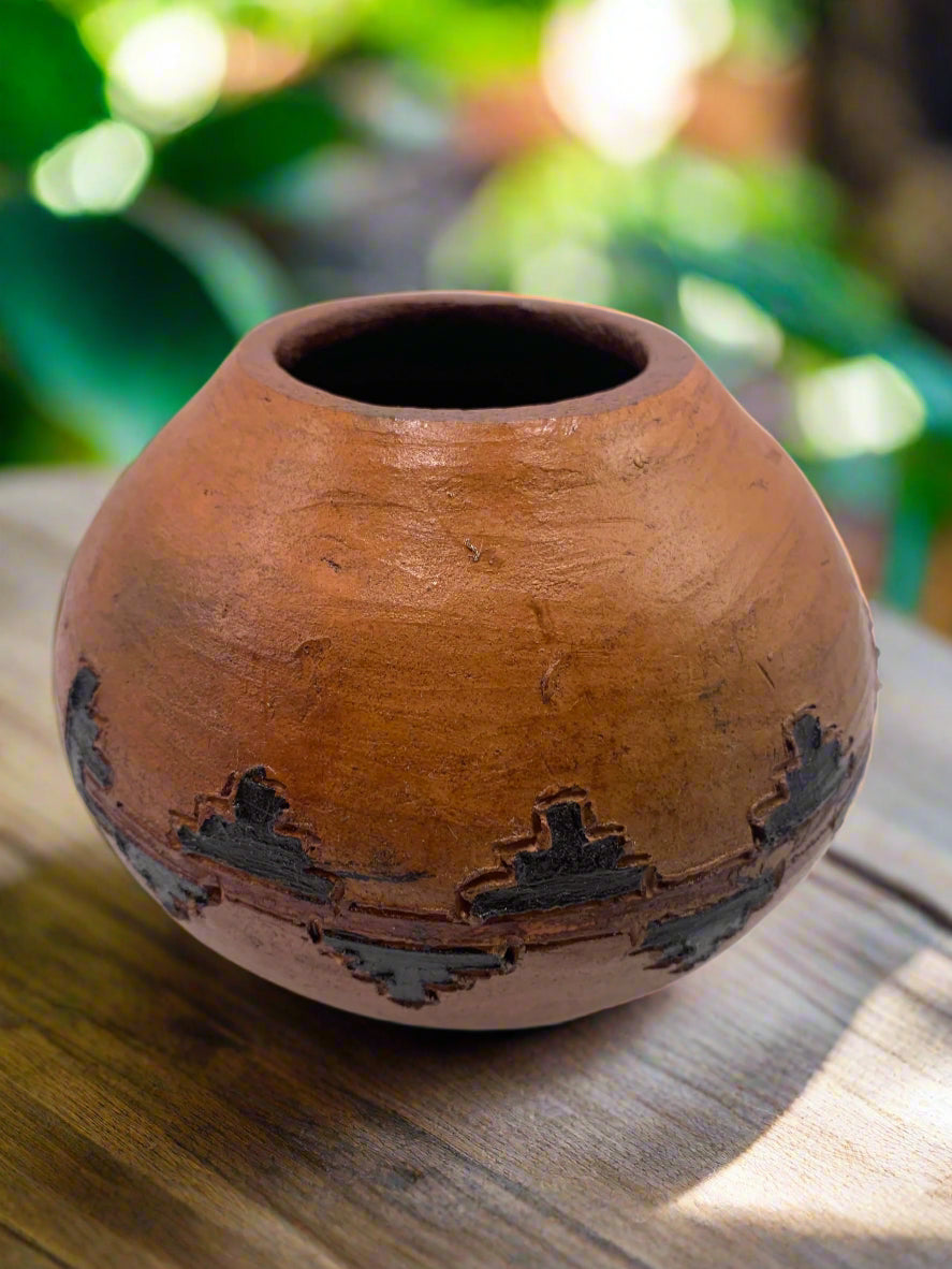 Native American Navajo Pottery