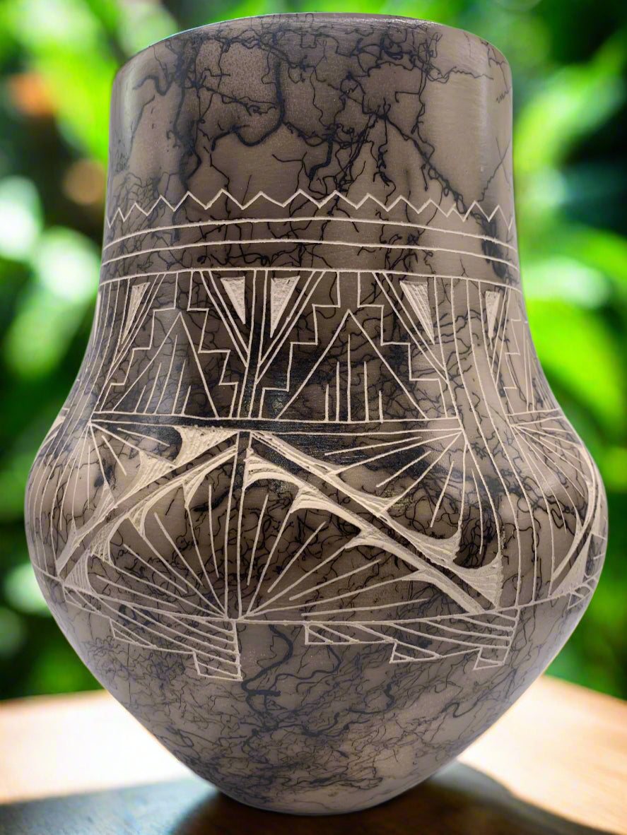 Handcrafted Navajo Horsehair Pottery – Traditional Etched Ceramic Art