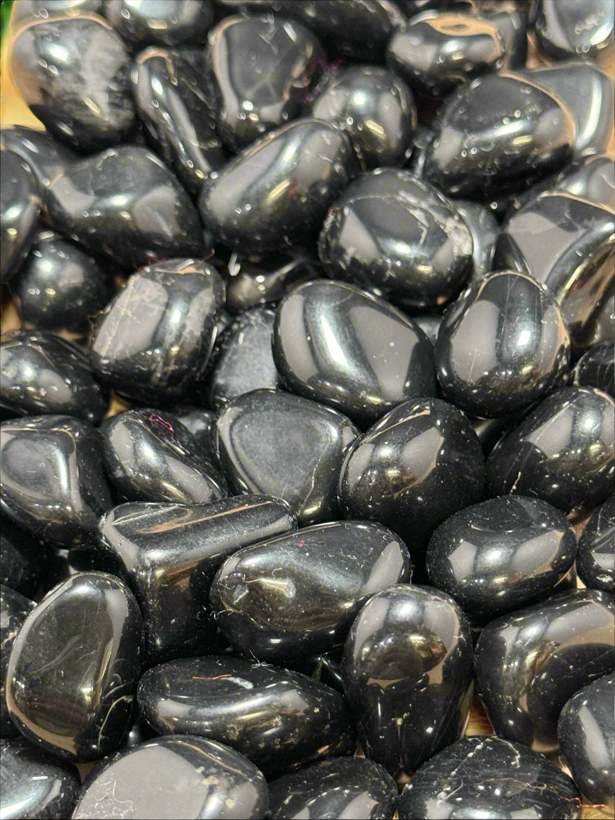 Natural Black Onyx Tumbled Stones – Protection, Strength & Grounding Energy