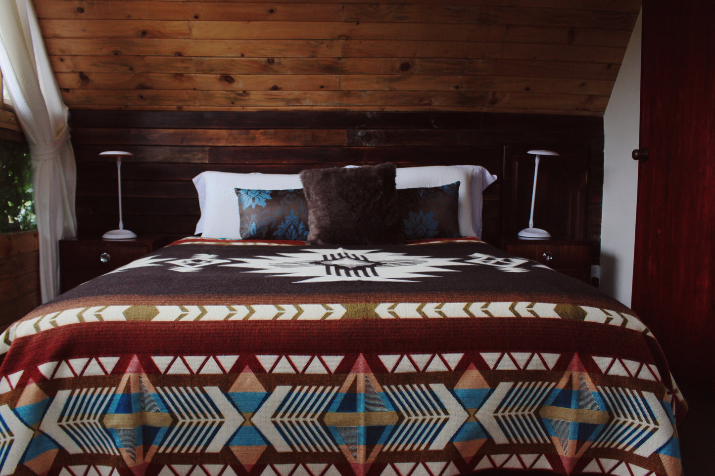 Ultra-Soft Alpaca Wool Southwest Queen Blanket - Buffalo Spirit
