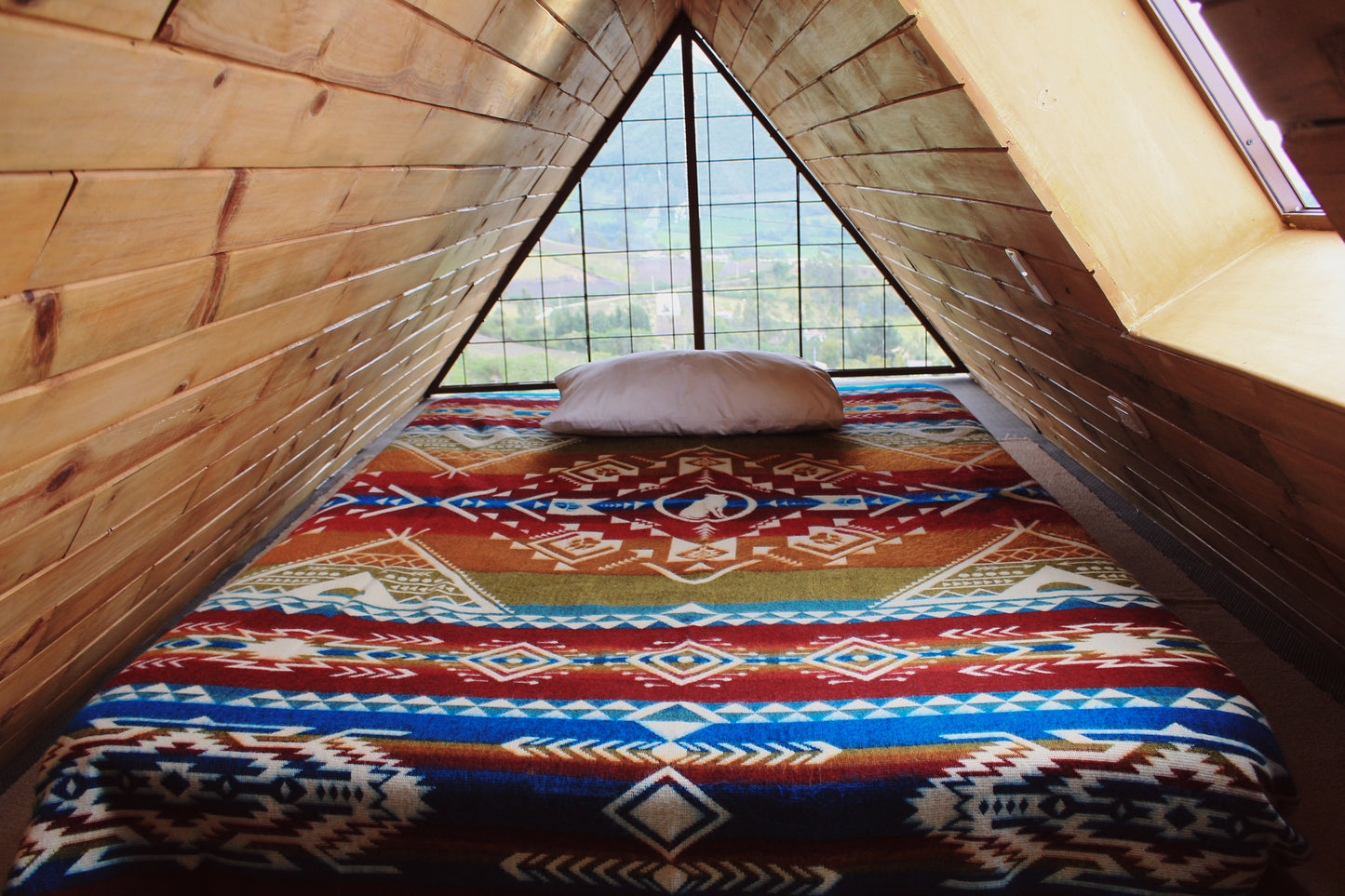 Ultra-Soft Alpaca Wool Southwest Queen Blanket - Black Canyon
