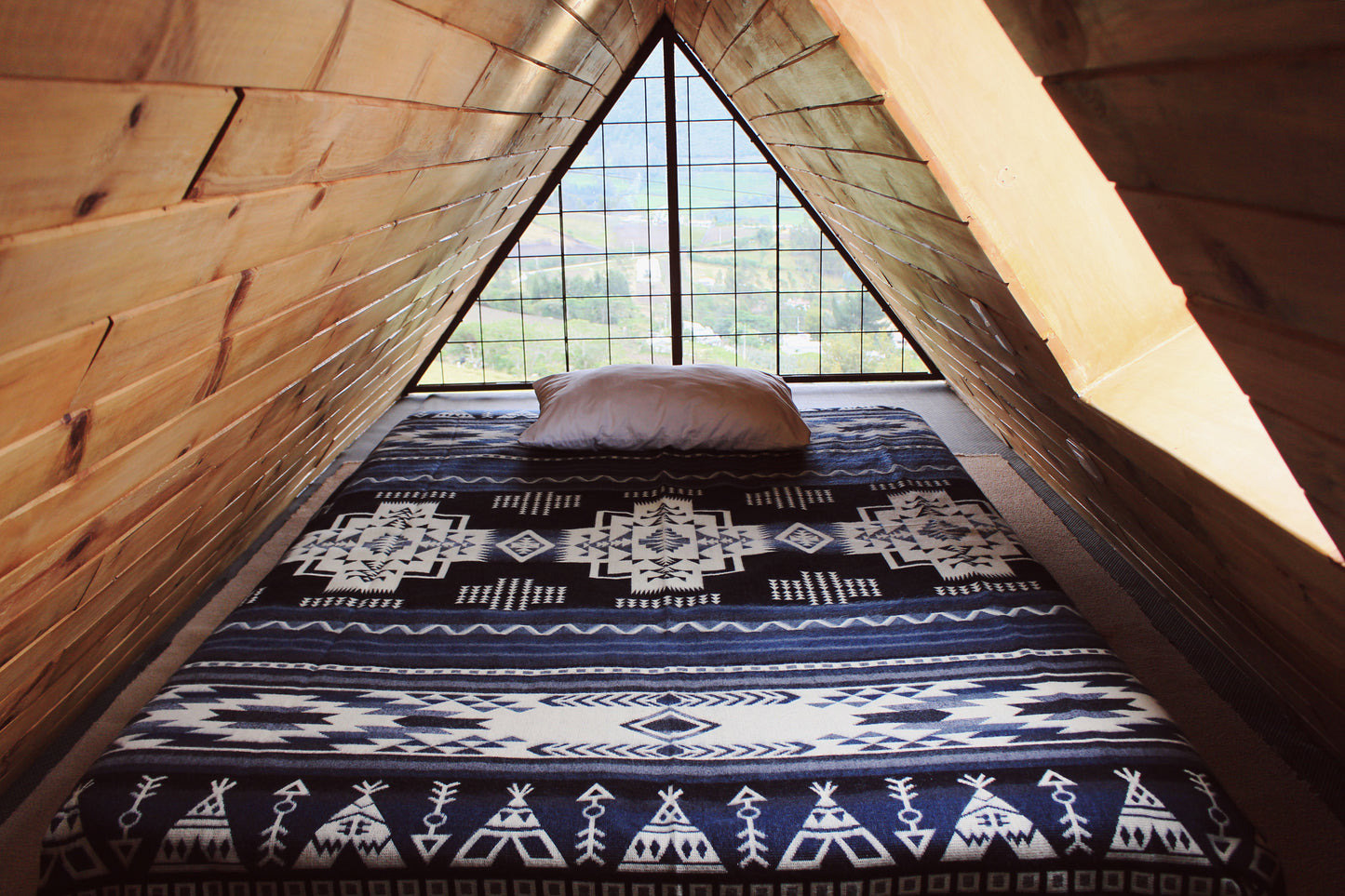 Ultra-Soft Alpaca Wool Southwest Queen Blanket - Denali