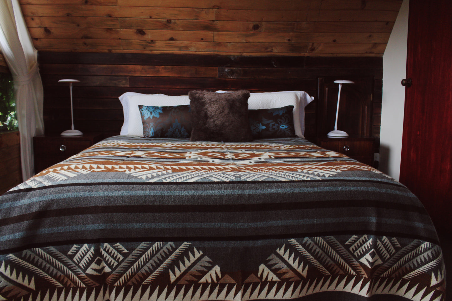 Ultra-Soft Alpaca Wool Southwest Queen Blanket - Glacier Bay