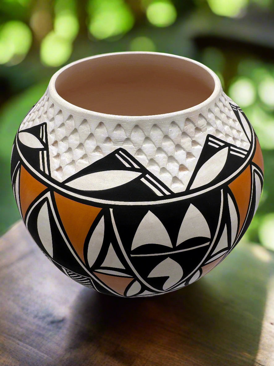 Native American Acoma Pottery by E. Antonio NM – Diamond Pattern