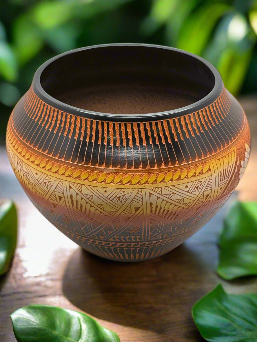 Laguna Pueblo Etched Pottery Vase by Diane Aragon – Hummingbird & Floral Design