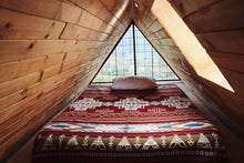 Load image into Gallery viewer, Ultra-Soft Alpaca Wool Southwest Queen Blanket - Bryce Canyon
